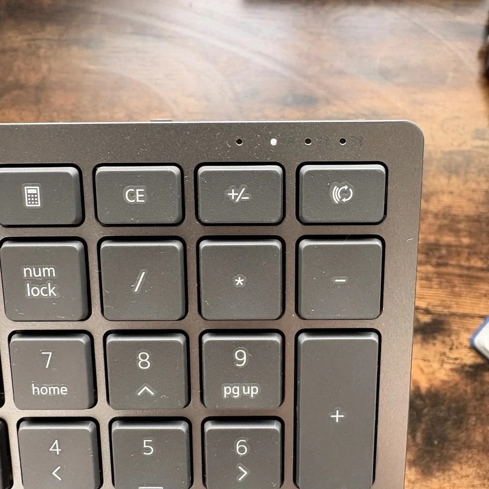 Dell Multi-Device Wireless Keyboard KB700 Titan Gray Bluetooth 5.0 2.4GHz RF